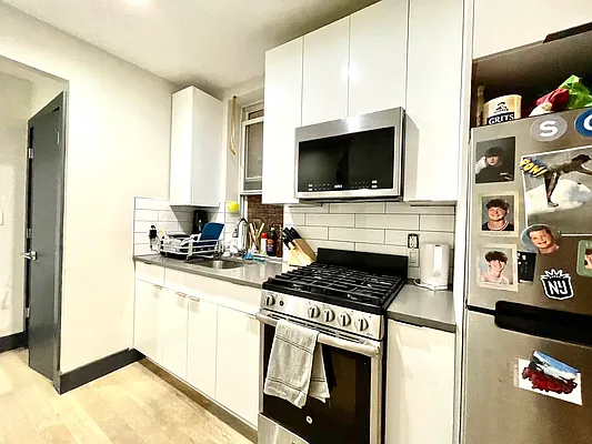 Rented by Pear NYC LLC | media 48