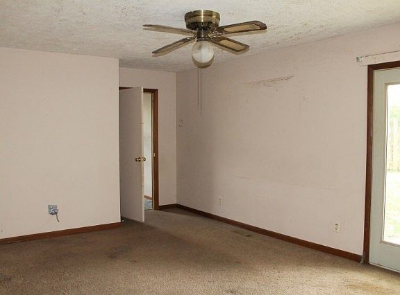4th image of 2308 Edgelea Dr