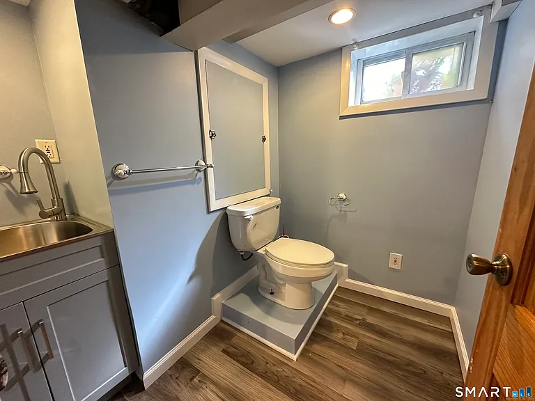 21 Elgin Ave — Photo 35