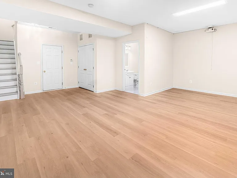 43729 Stoke Chapel Ter — Photo 39