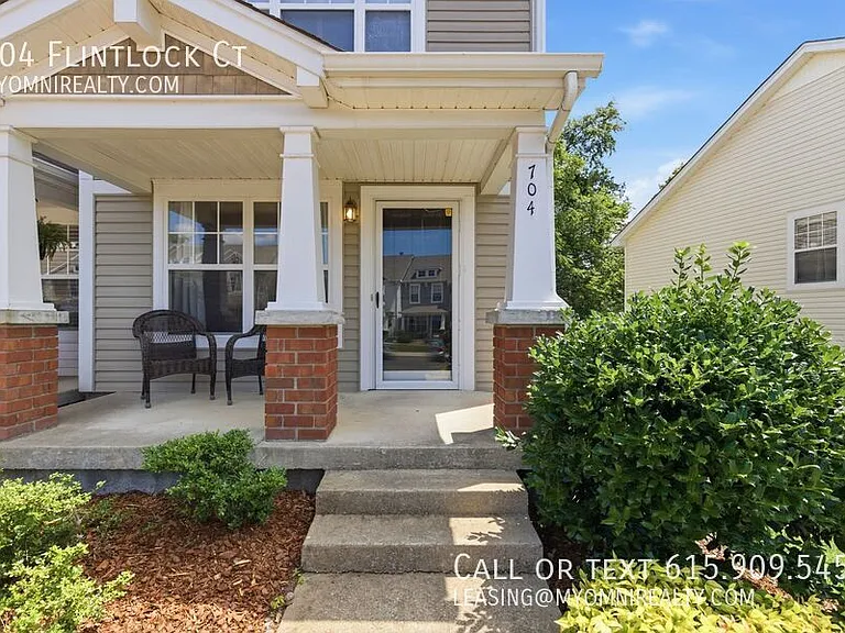 704 Courtney Ct — Photo 28