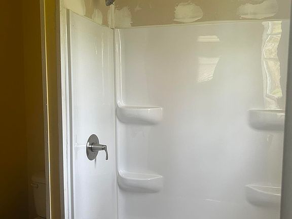 5th image of 532 Roosevelt St