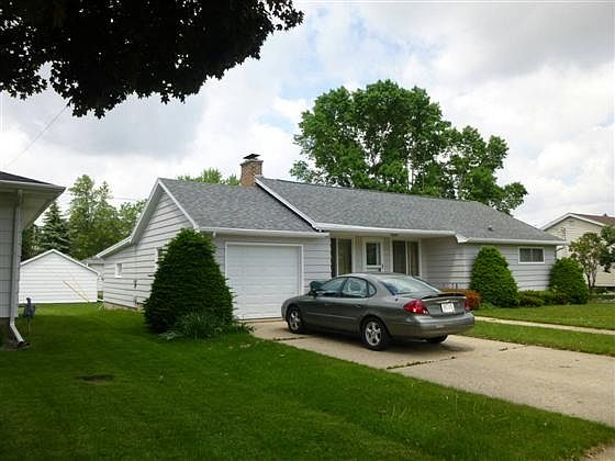 2nd image of 202 Pleasant Ave