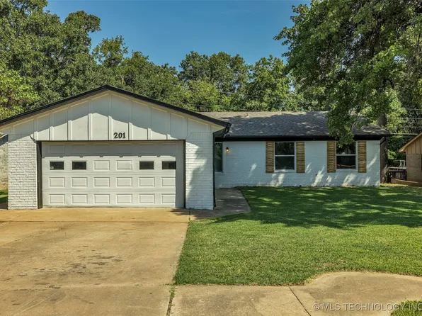 201 W 31st St, Sand Springs, OK 74063