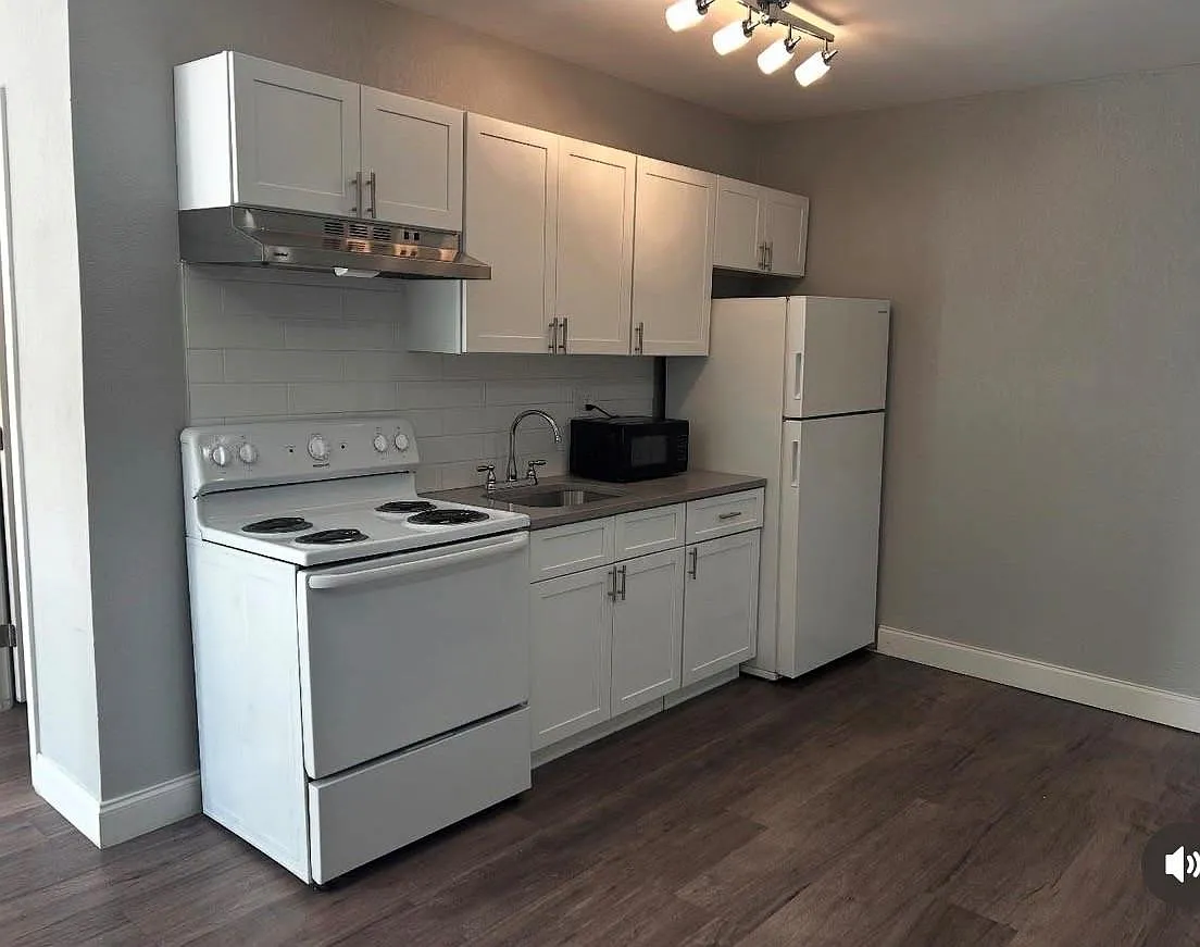 Studio, 1.0 bath, 1378 sqft, $800 — Photo 1