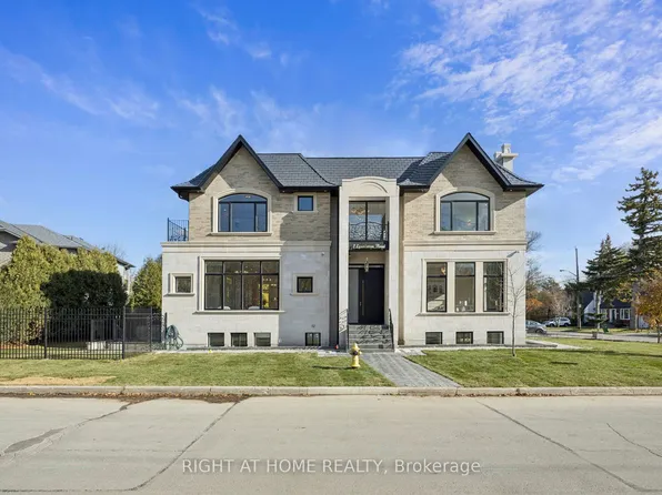 1 Lynnhaven Rd, Toronto, ON M6A 2K7