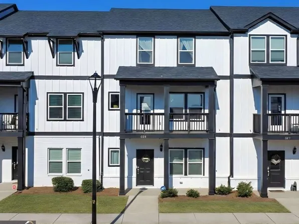 823 Mackay Crk, Woodstock, GA 30188