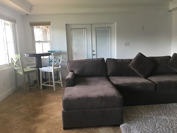 4th image of 9201 Treasure Ln NE