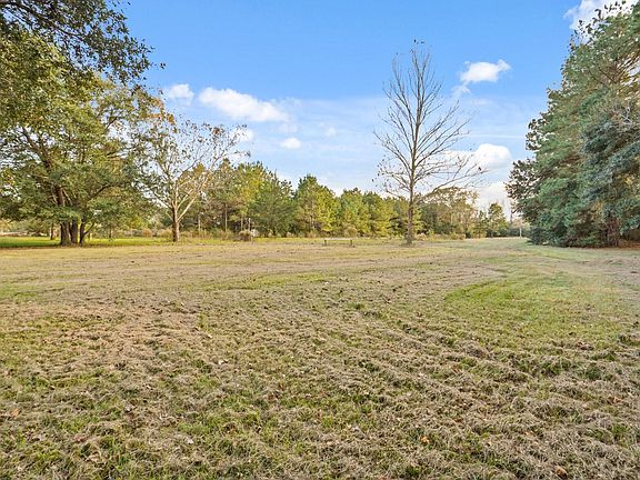 4th image of 509 County Road 2096