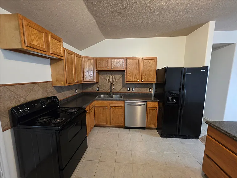 10635 Royal Cavins Dr — Photo 6
