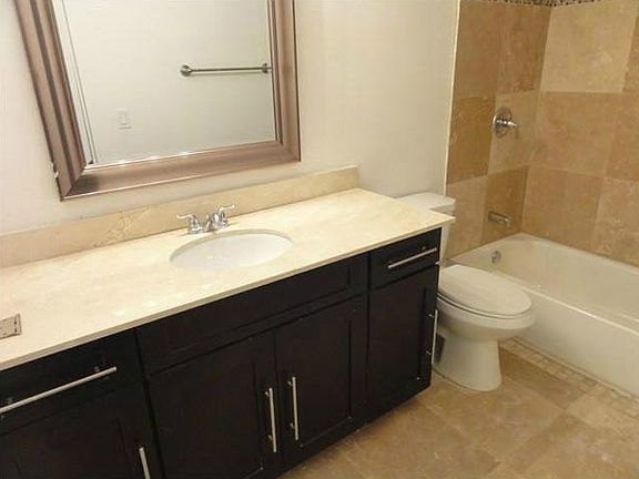 3rd image of 2121 N Bayshore Dr APT 601