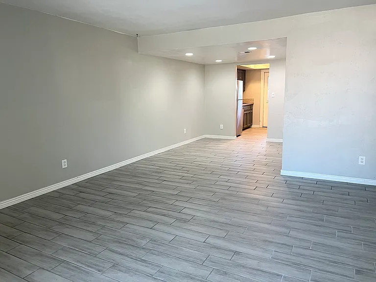 1927 E Hampton Ave #257 — Photo 4