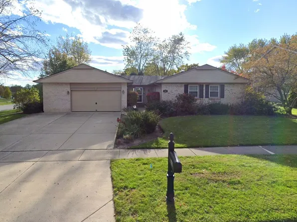 840 Ridgefield Ln, Buffalo Grove, IL 60089