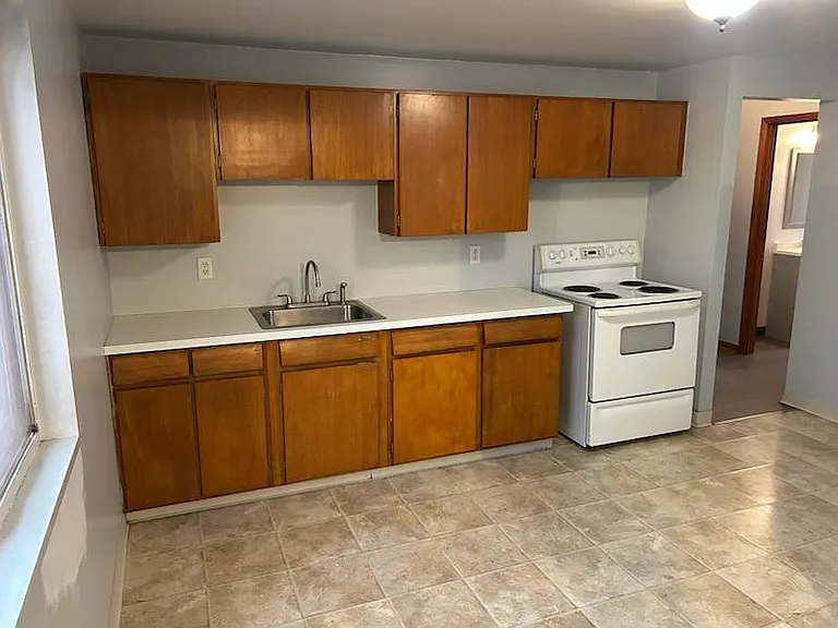 154 Joseph Dr — Photo 2