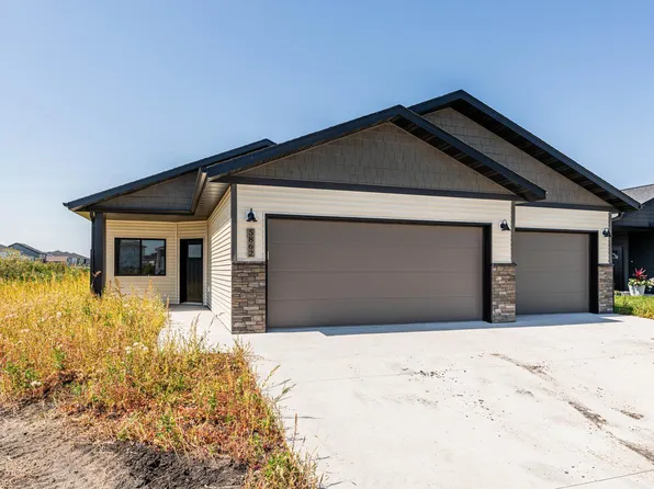 5862 Ellis Dr S, Horace, ND 58047