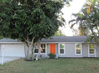 955 Roseate Dr, Naples, FL 34104