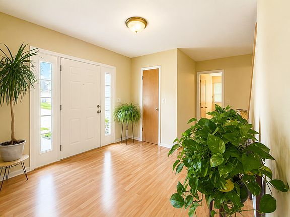 5th image of 697 Kristy Ln