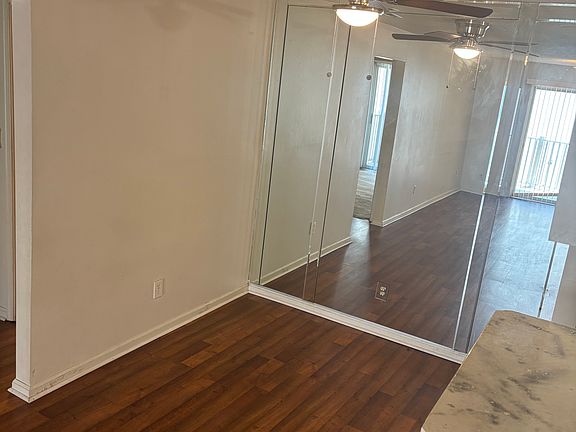3rd image of 502 Thorncliff Dr APT 204