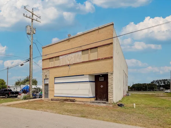 358 Demolay St, La Marque, TX 77568