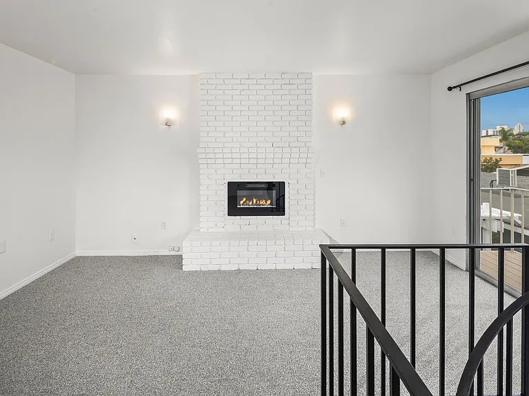 3925 Hawk St — Photo 29