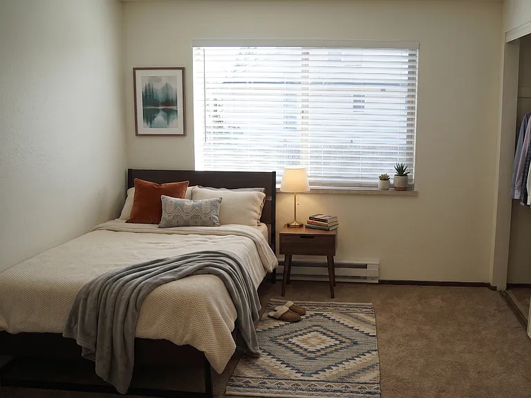 Carmel Apartments — Photo 5