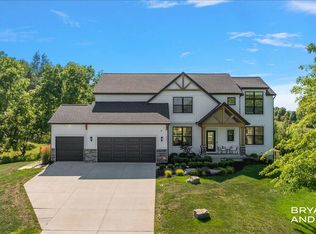 5951 Golden Hollow Dr SE, Grand Rapids, MI 49512