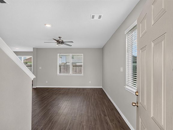 3rd image of 2404 Shellcracker Dr