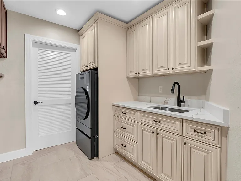 5810 Bahama Shores Dr S — Photo 27