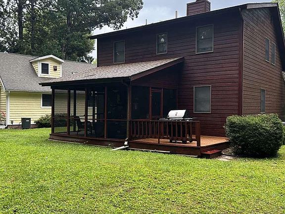 3rd image of 23026 Linden Way