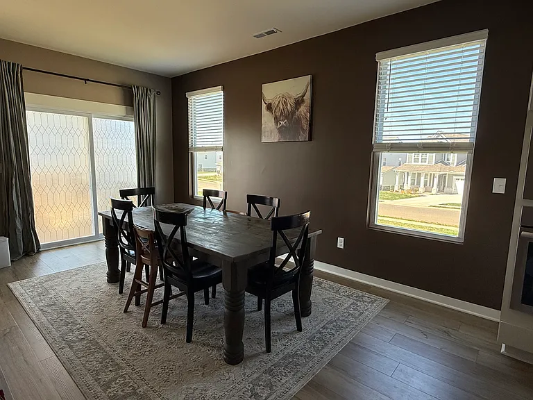 English Oak Dr — Photo 14