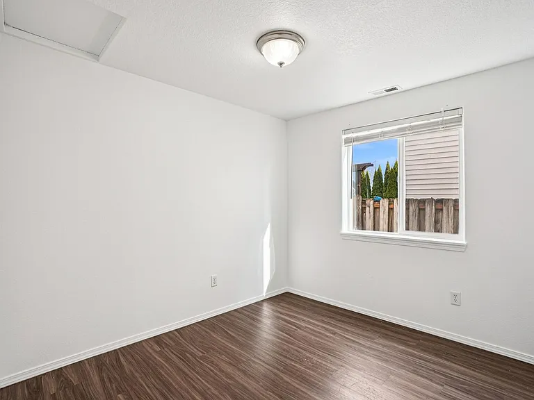 2315 SW Hannah Cir — Photo 12
