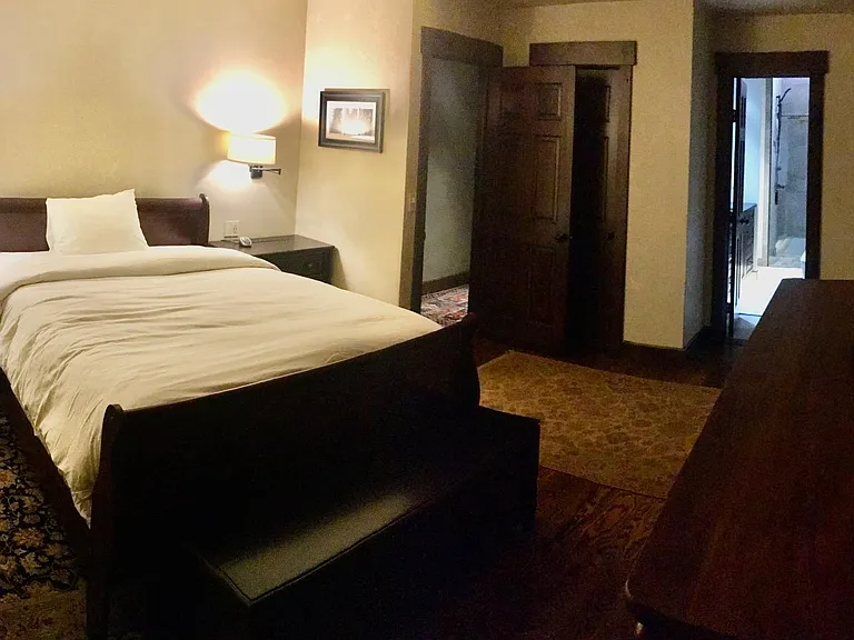 2nd ensuite bedroom