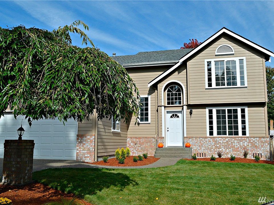 1st image of 1326 Farwell Ave NW