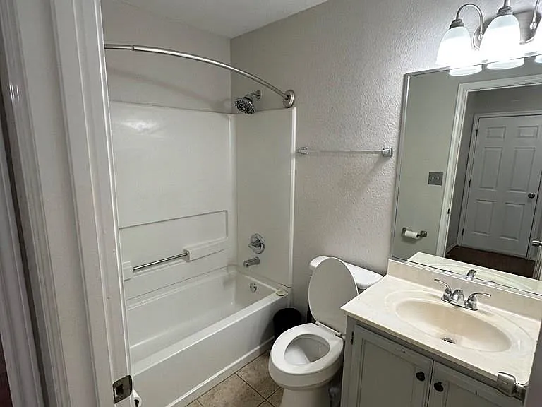 113 Park Ln E — Photo 11
