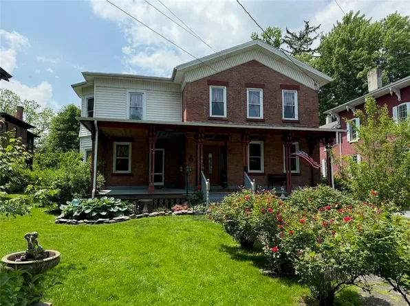 89 Virginia St, Waterloo, NY 13165