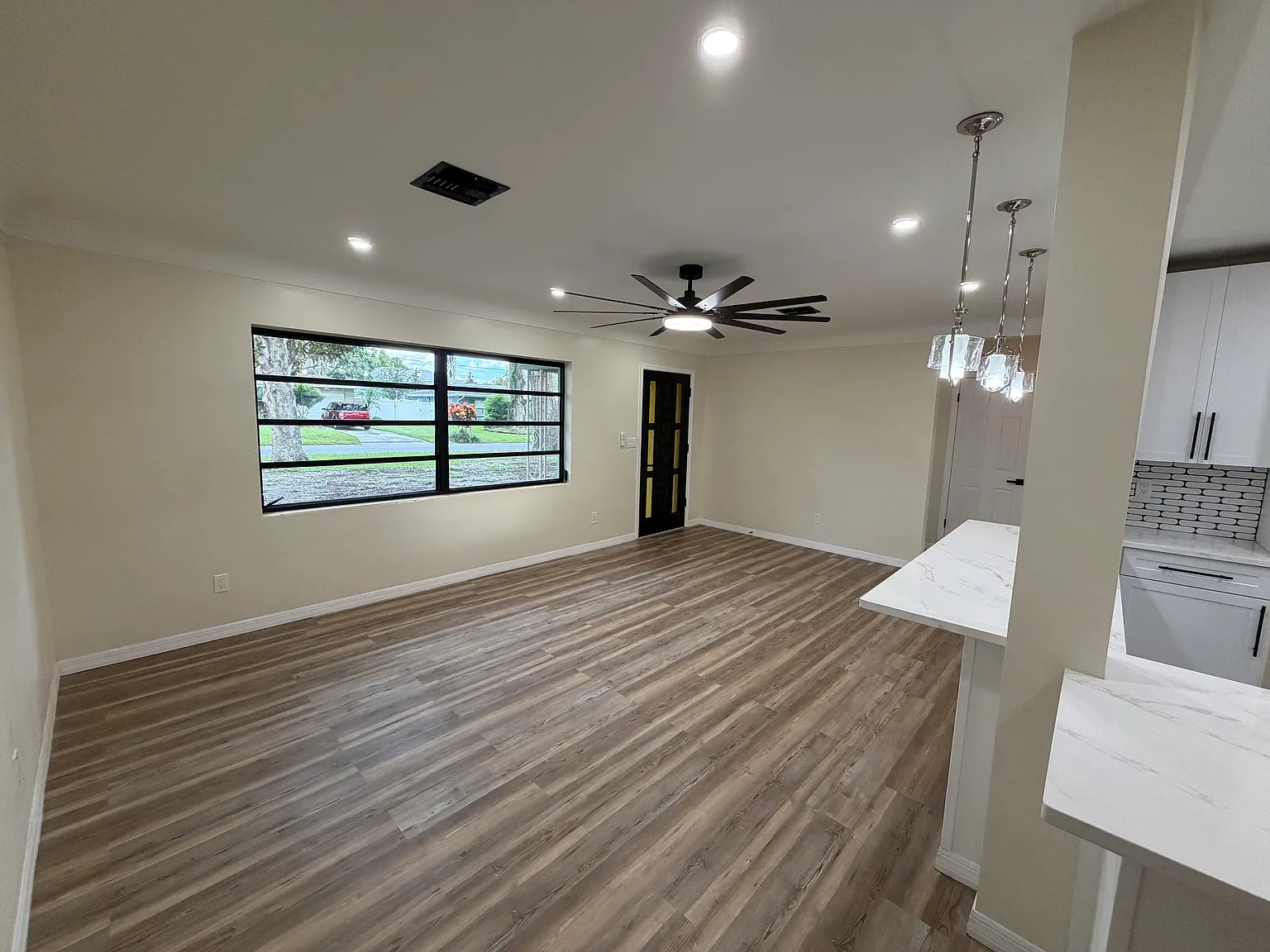 3 bed, 1124 sqft, $3,100 — Photo 4