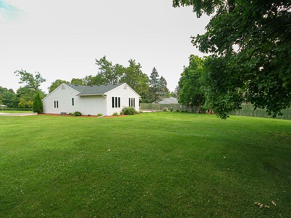 3rd image of 217 Victoria Dr