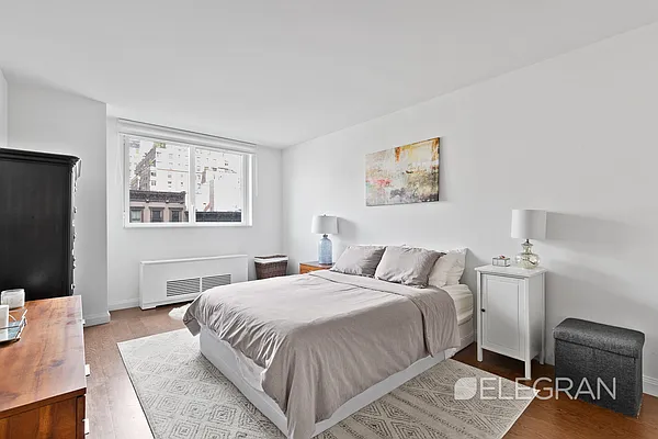 Sold by (Legacy) Elegran | media 4