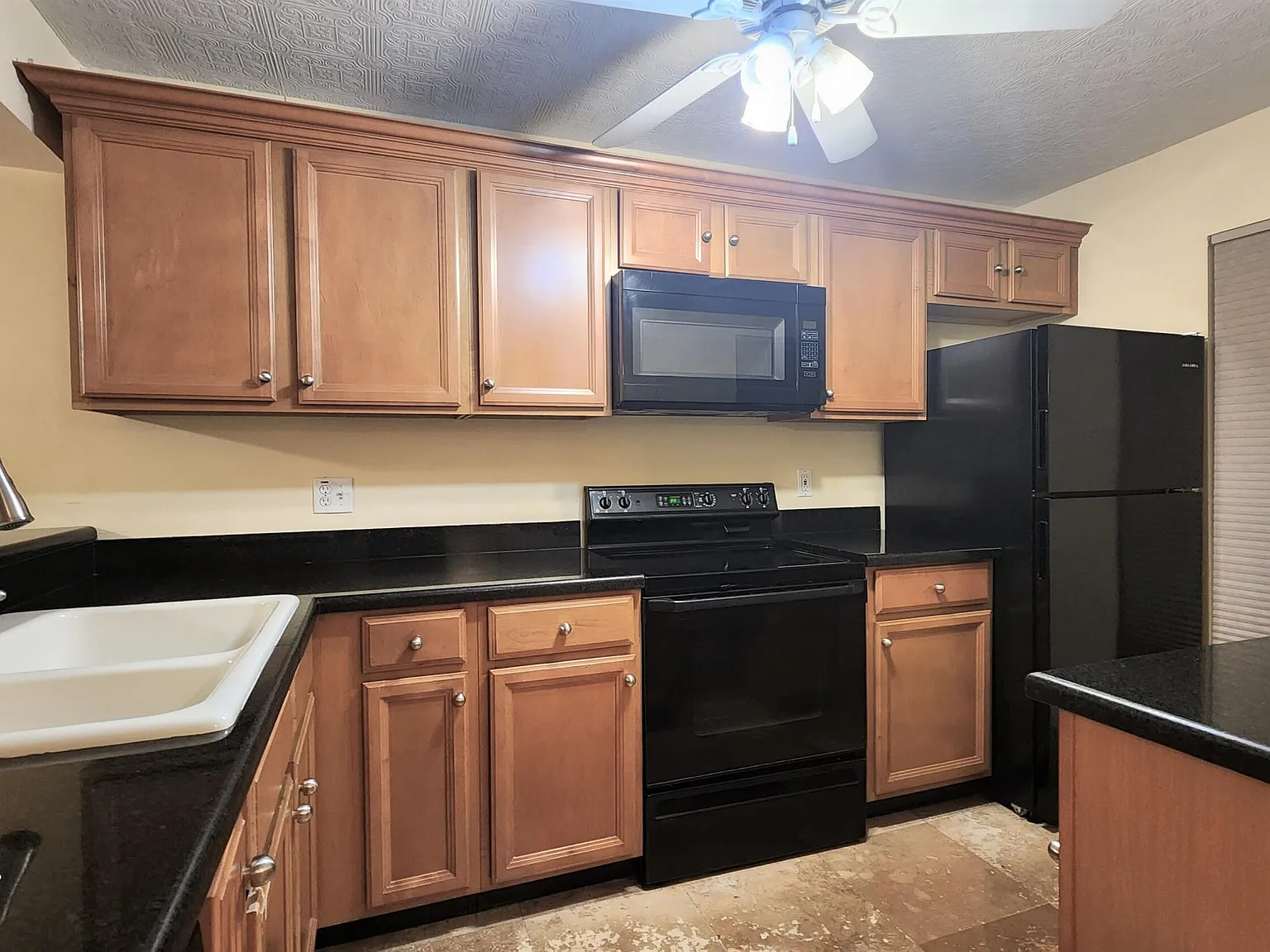 2 bed, 2.0 bath, 1095 sqft, $2,750 — Photo 2