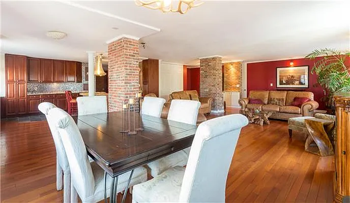 Rented by Akam Sales and Brokerage | media 3
