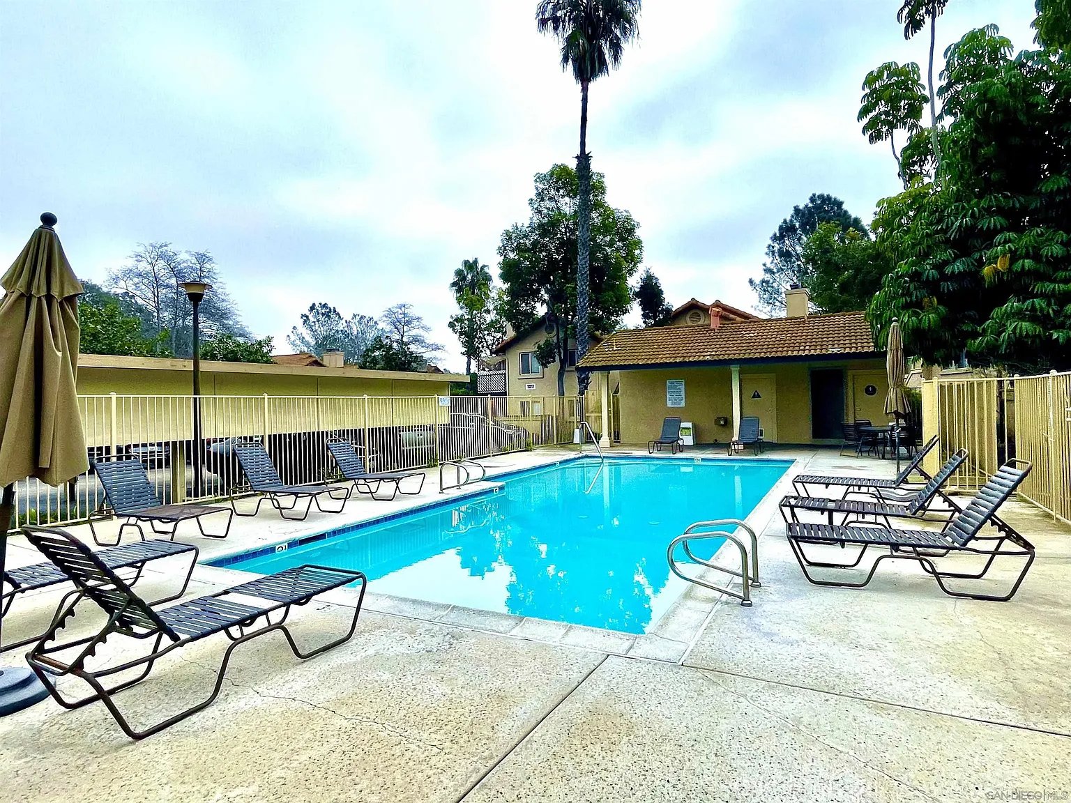 11329 Avenida De Los Lobos — Photo 4