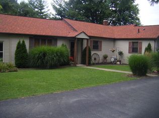 2803 W Country Club Rd, Connersville, IN 47331