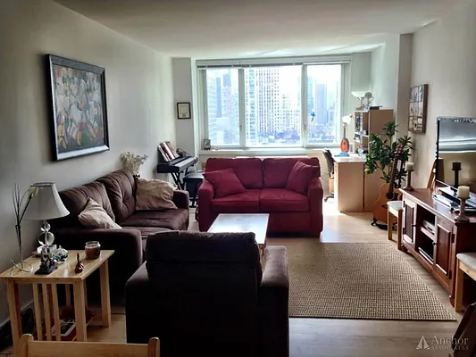 Rented by Anchor Associates | media 39