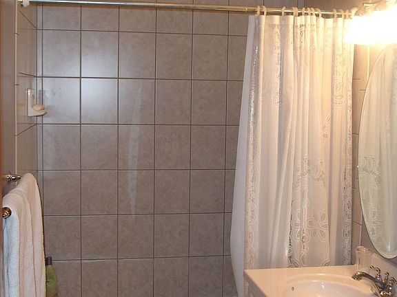 5th image of 123 E Hawthorne Blvd