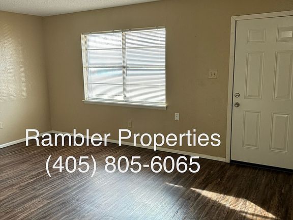 3rd image of 2403 NW Robinhood Dr