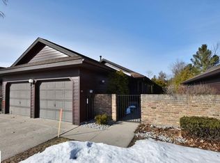 902 Hammond Pl N, Traverse City, MI 49686