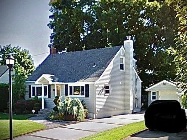 785 Woodside Drive, Wantagh, NY 11793