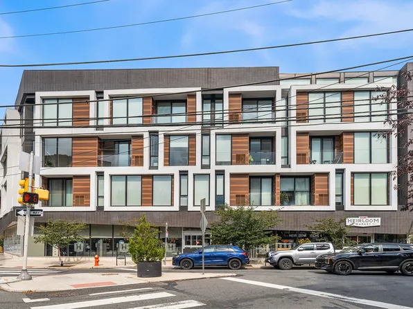 621-23 S 24th St #208, Philadelphia, PA 19146