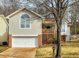 465 Elm Crossing Ct, Ballwin, MO 63021