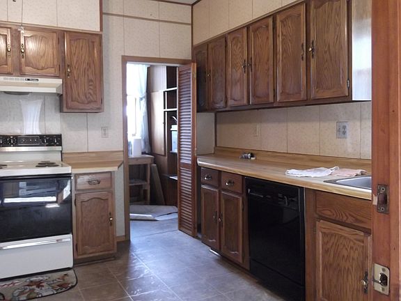 5th image of 418 Wood Ave W